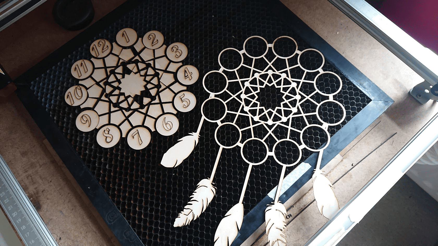 Dreamcatcher clock